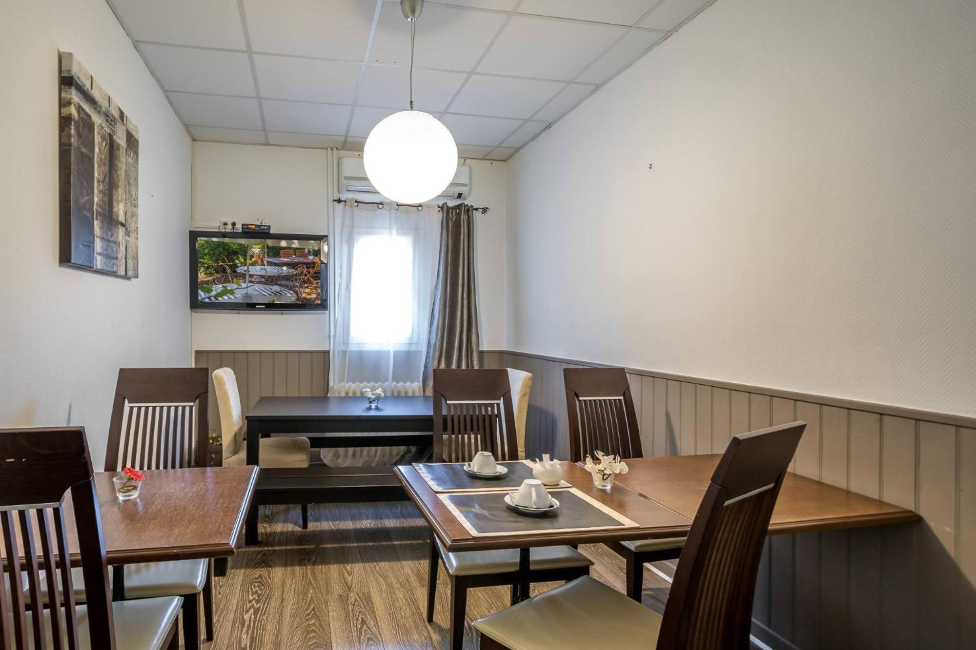 Des Moulins Hotel 3*